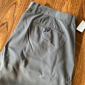 Men’s Gap Classic Straight Khaki Pant 40x36